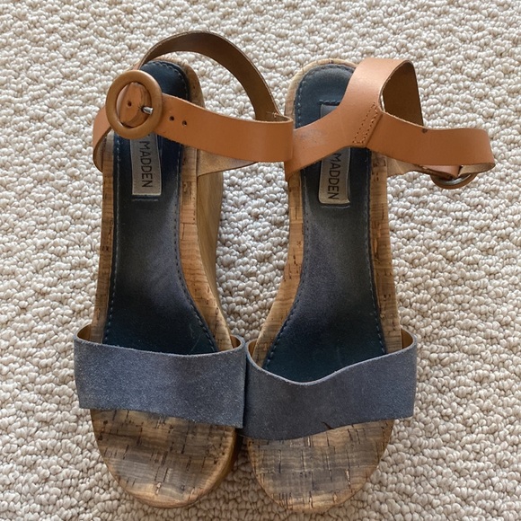 Steve Madden platform sandals - Picture 2 of 5
